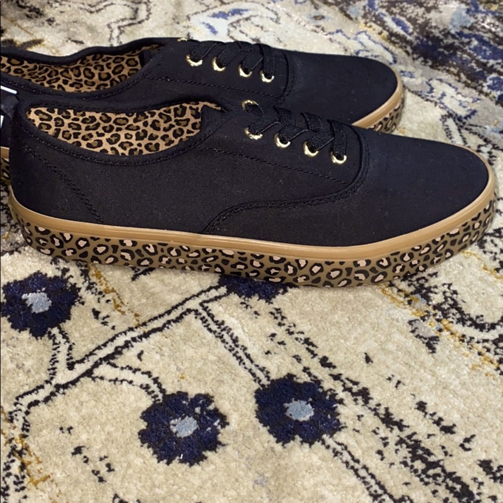 Girls Black Cheetah Print sneakers